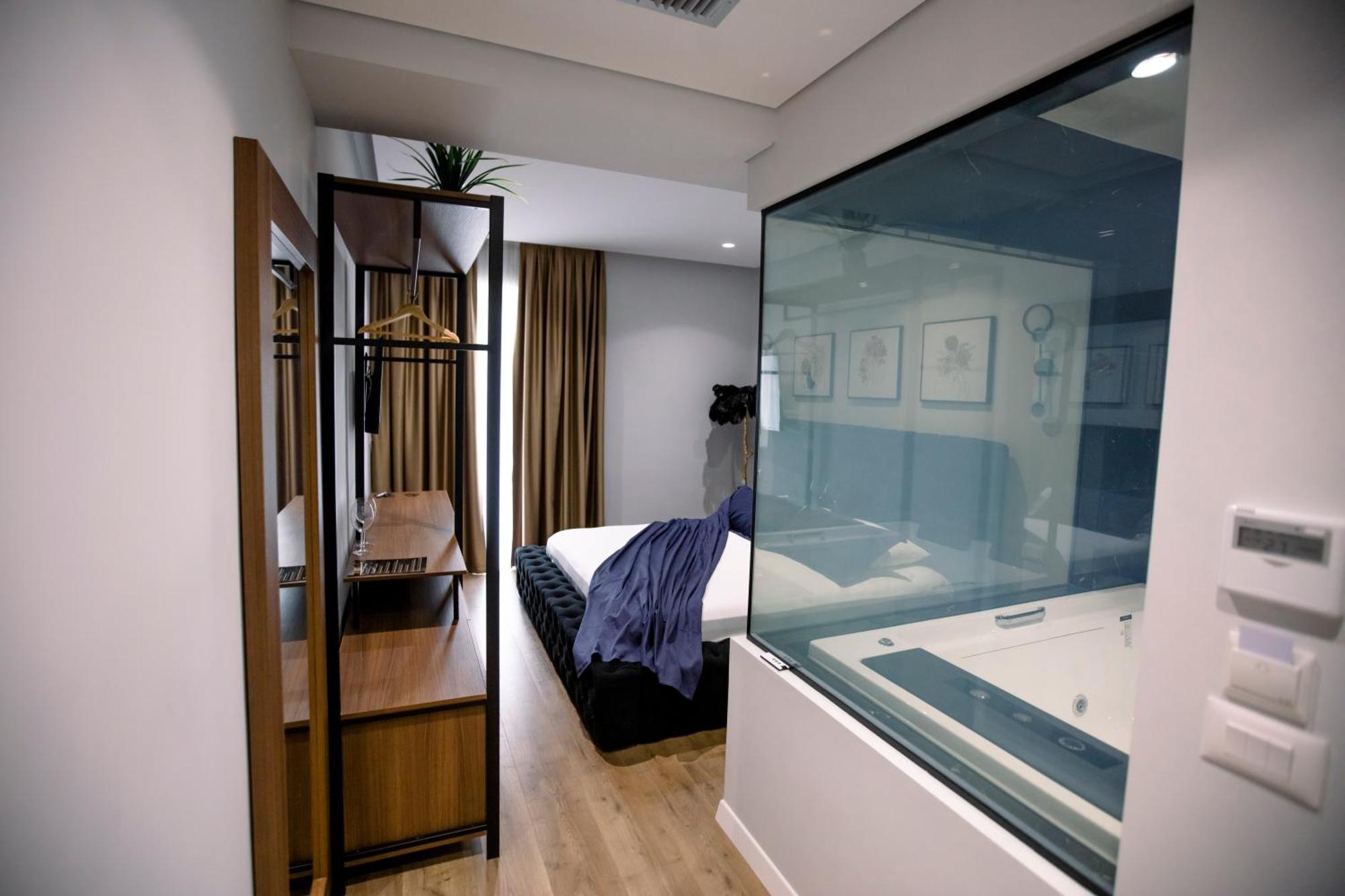 Hotel Olsi Sarandë Exteriör bild